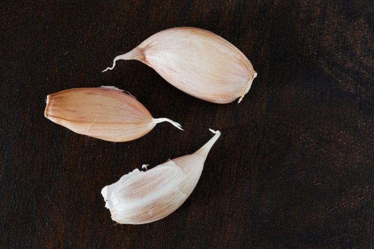 3 Ways To Apply Garlic To Get Rid of Garden Pests